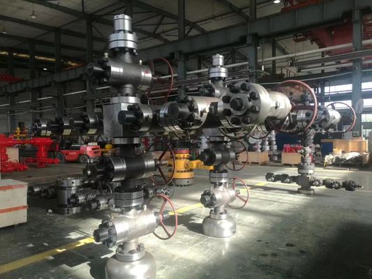 API 6A Cây thông Noel đầu giếng dầu / Cây X-Mas dầu để khoan giếng